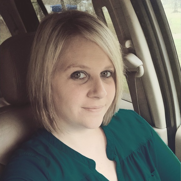 Meet your Posher, Lisa - Picture 1 of 1